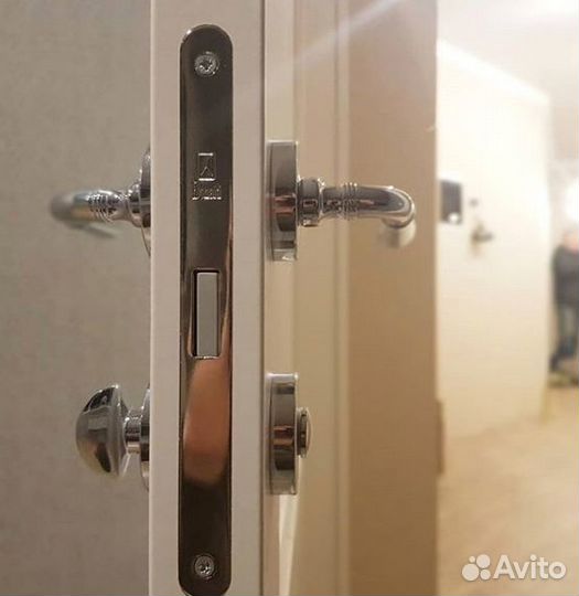 Установка межкомнатных дверей