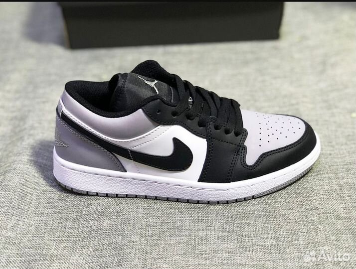 Nike Air Jordan 1 Black White