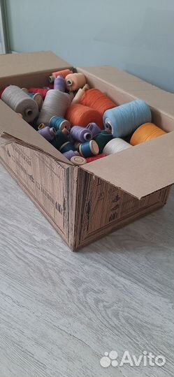 Нитки коробкой