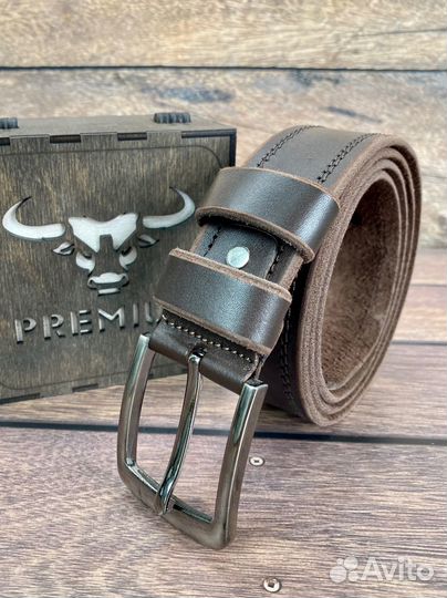 Мужской кожаный ремень коричневый в коробке
