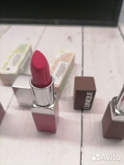 Увлажняющая помада для губ Clinique т 2, 16, 22,30