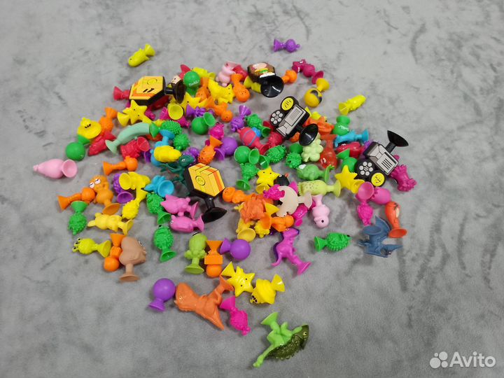 Мелкие Киндер игрушки