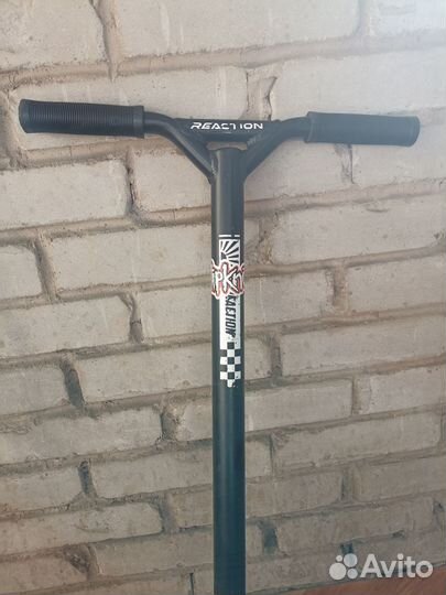 Трюковой самокат фирмы Reation