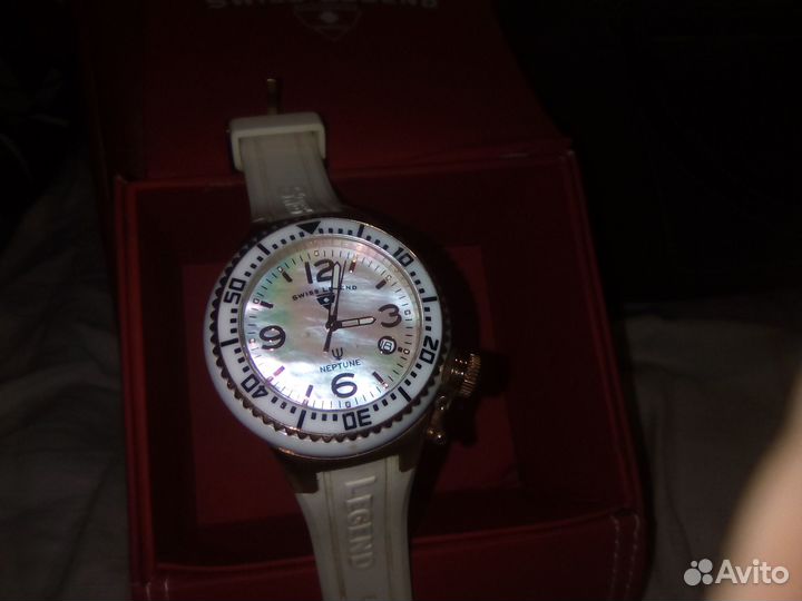 Часы наручные женские
