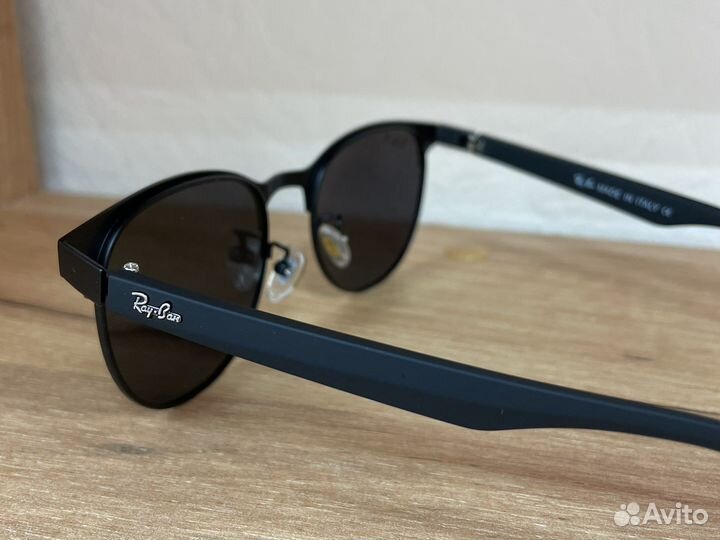 Солнцезащитные очки ray ban