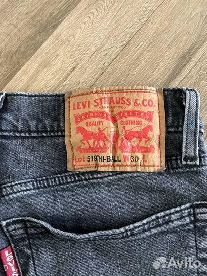 Джинсы levis