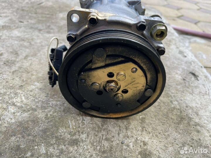 Компрессор кондиционера Renault