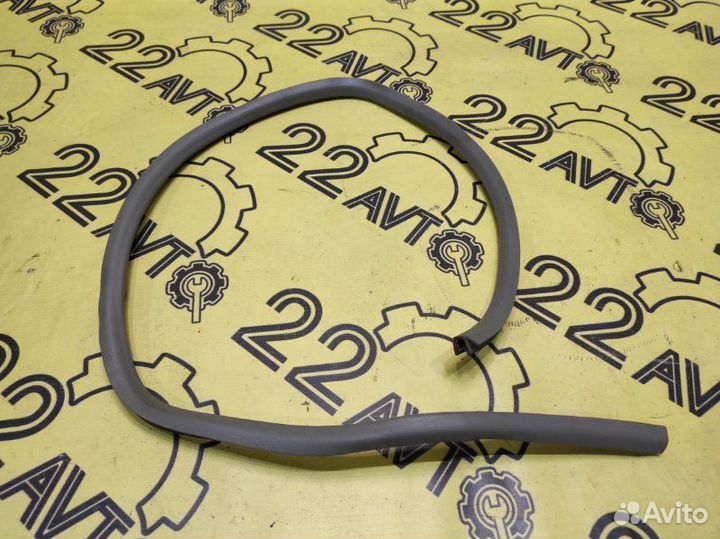 Уплотнитель проема двери задний левый Subaru