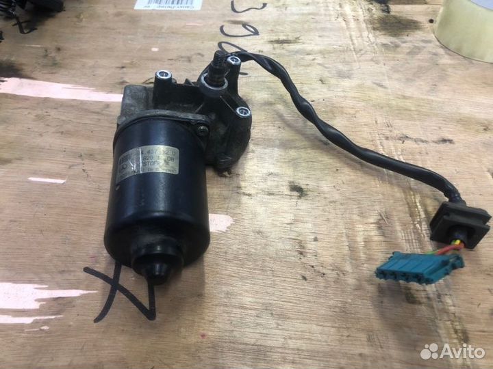 Моторчик стеклоочистителя Mercedes-Benz C-Class