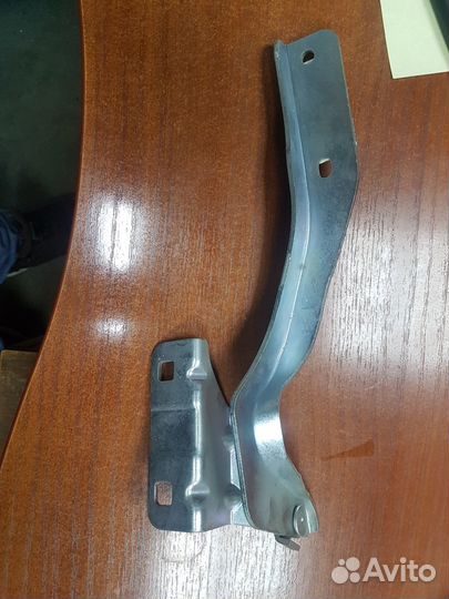 Петля капота NS qashqai J10 07-13 RH