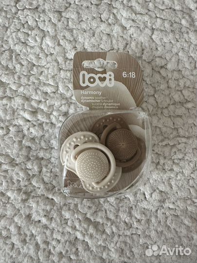 Соски пустышки силиконовые с колпачками новые 6-18