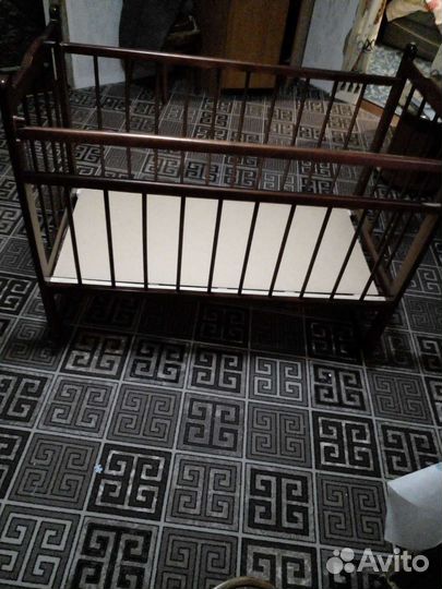 Детская кроватка