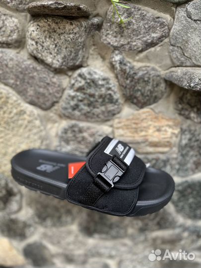 Шлепанцы new balance