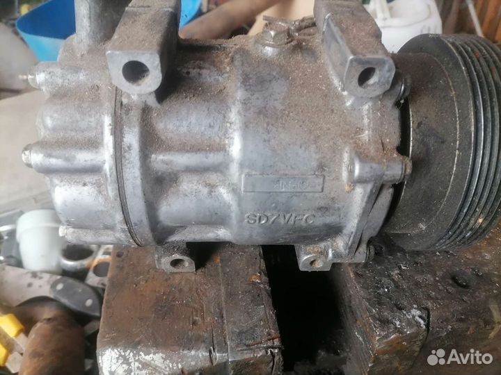 Компрессор автомобильный Nissan sd7v16