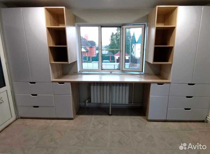 Рабочая зона у окна