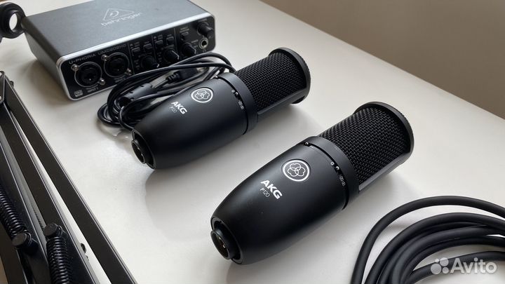 Комплект AKG P120 и Behringer UMC202HD