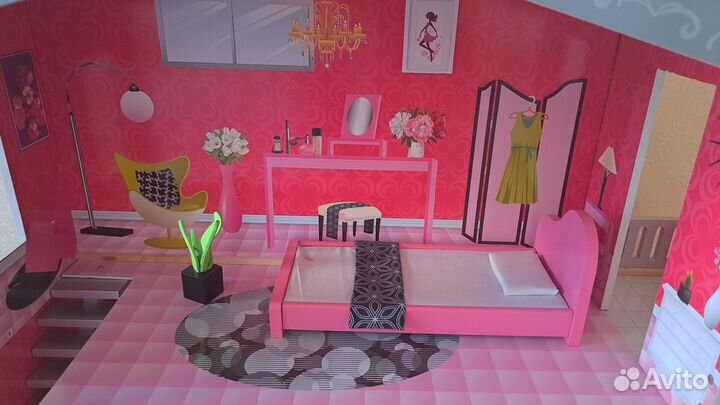 Кукольный домик с мебелью