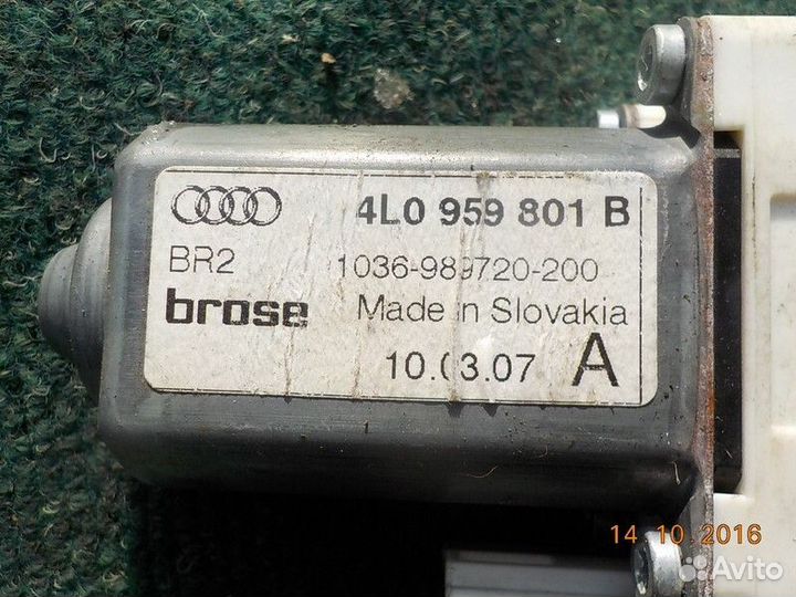 Моторчик стеклоподъемника левый Audi Q7 4L BUG 3.0