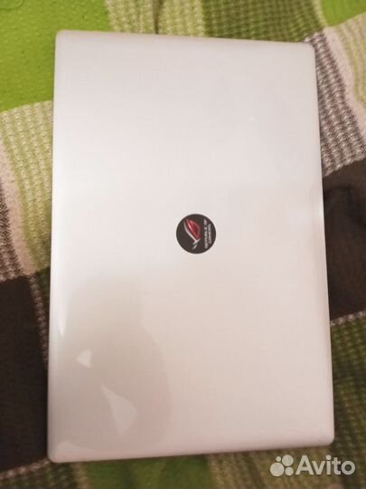 Ноутбук почти новый