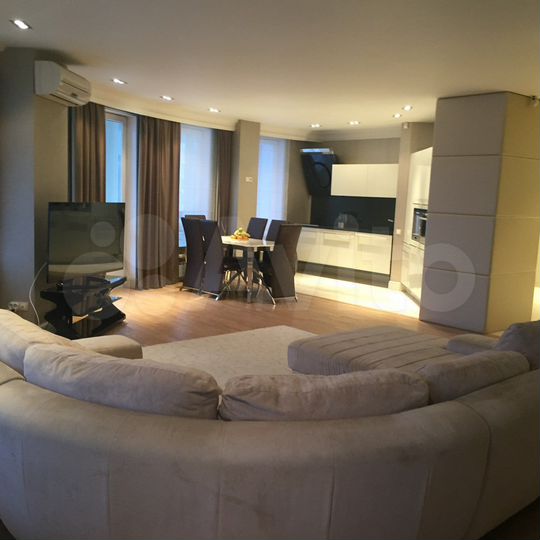 3-к. квартира, 135 м², 2/10 эт.