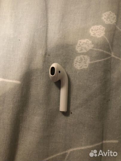 Левый наушник airpods 2