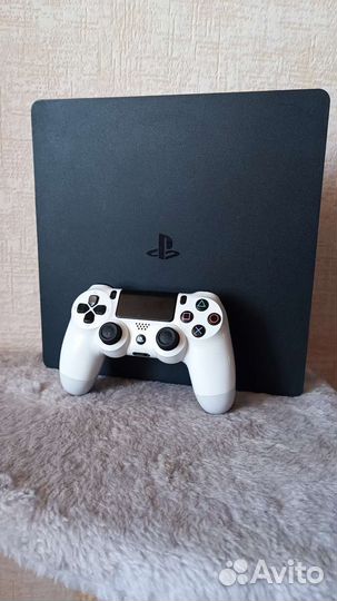 PlayStation 4 slim