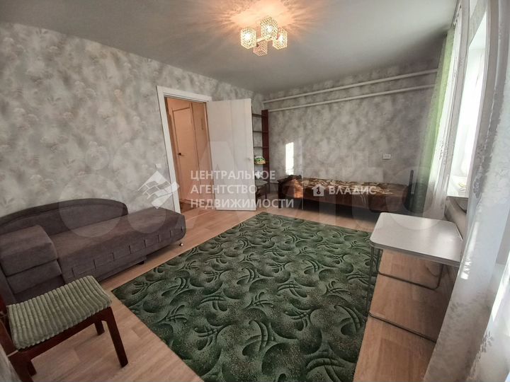 Дом 35,7 м² на участке 8 сот.