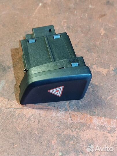 Кнопка аварийки Audi Q5 A4 A5