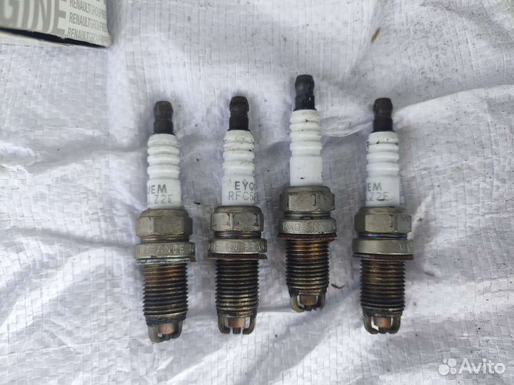 Свечи Renault Logan 7700500168 б/у, 4 шт