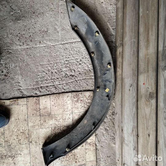 Расширитель правого переднего крыла toyota