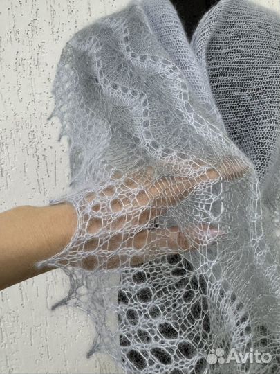 Ажурная шаль-паутинка из кид мохера на шелке