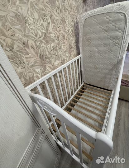 Детская кроватка с универсальным маятником +матрас