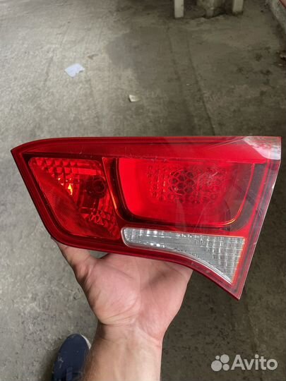 Фонарь внутренний правый Kia Rio, ориг Mobis