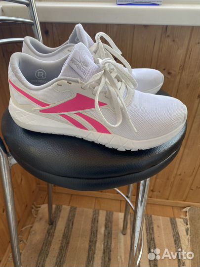 Кроссовки женские