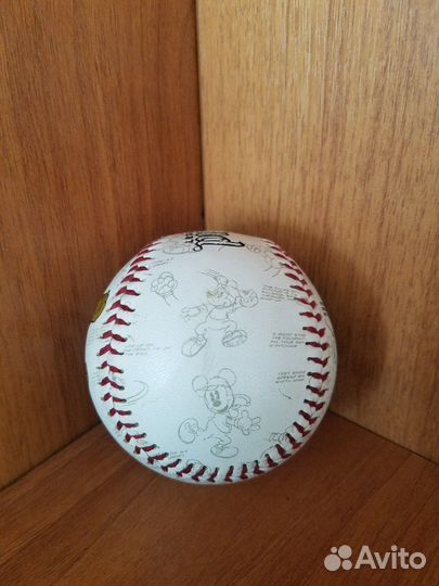 Бейсбольный мяч Диснейленд