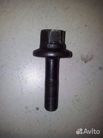Болт Mazda 2