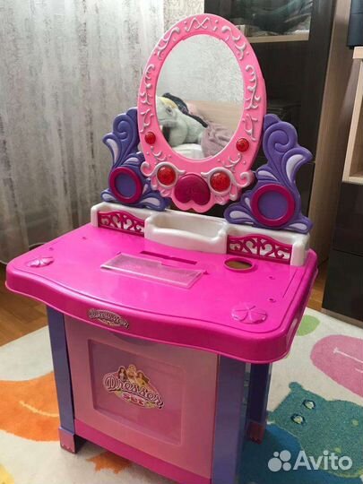 Детский туалетный столик с зеркалом