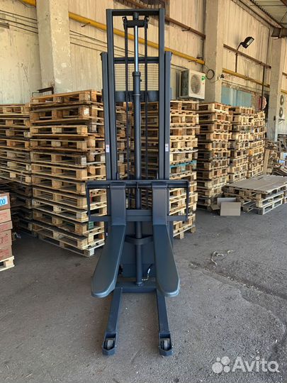 Штабелер с электроподъёмом