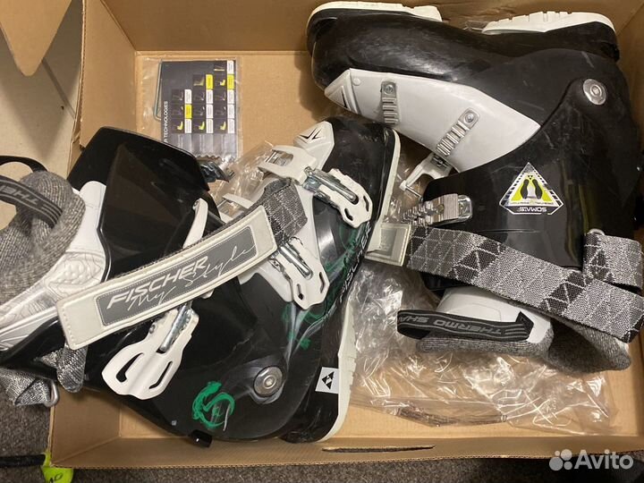 Ботинки горнолыжные. Размер 24 цена 3,900 Ботинки