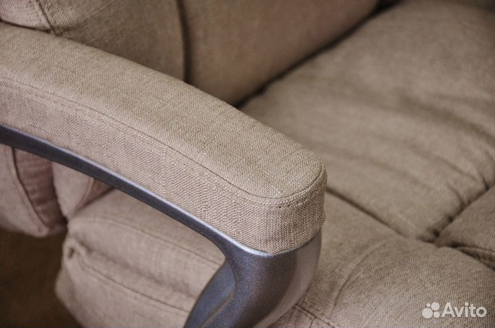 Офисное кресло 