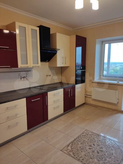 2-к. квартира, 81,2 м², 8/10 эт.