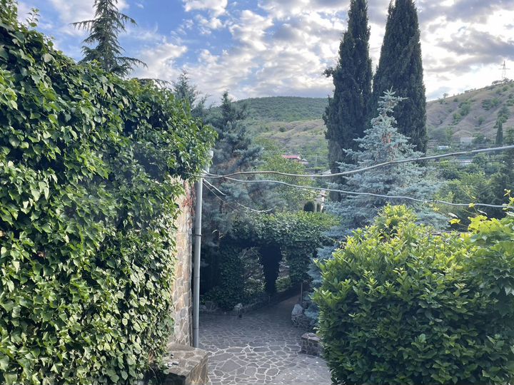 Дом 250 м² на участке 9,5 сот.