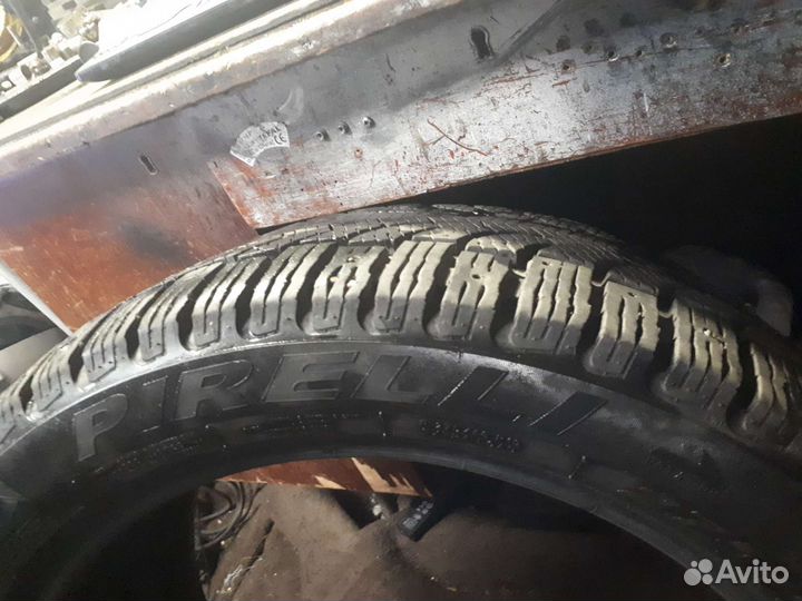 Pirelli Winter Carving Edge 275/40 R19