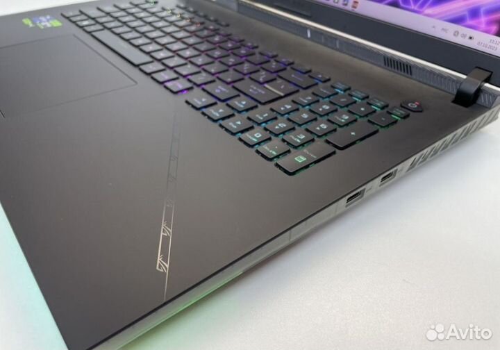 Игровой ноутбук Asus ROG Strix G18