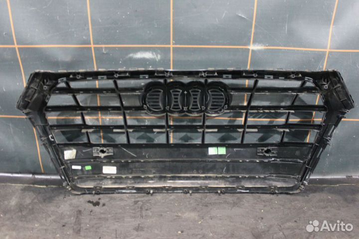 Решетка радиатора - Audi Q5