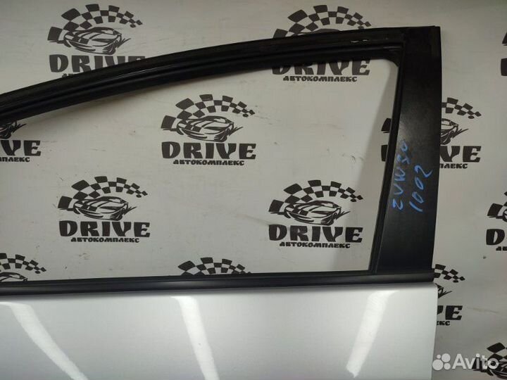 Дверь передняя левая Toyota Prius ZVW30 2zrfxe