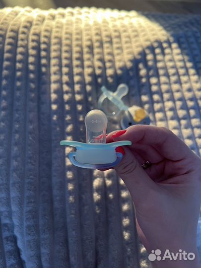 Пустышки avent и chicco новые