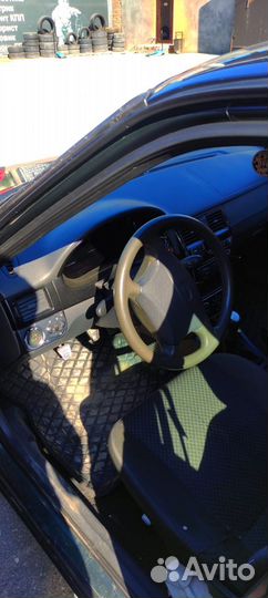 Крыло переднее левое