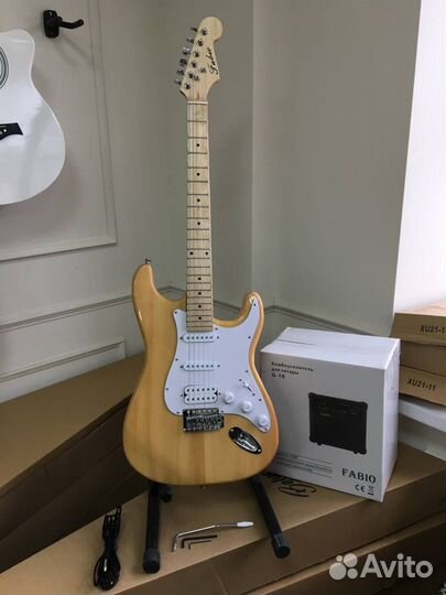 Электро гитара Fabio ST200 + Комбоусилитель Fabio