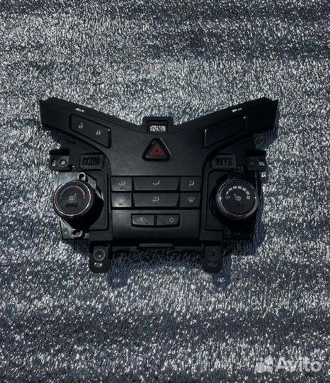 Блок управления печкой Chevrolet Cruze